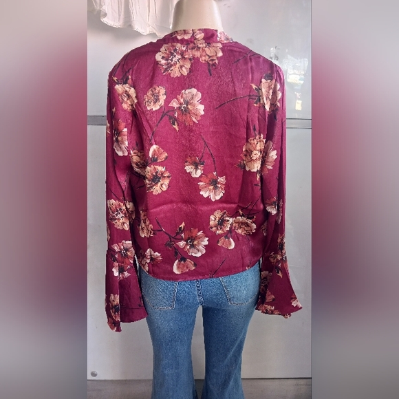 Top - Picture 4 of 4